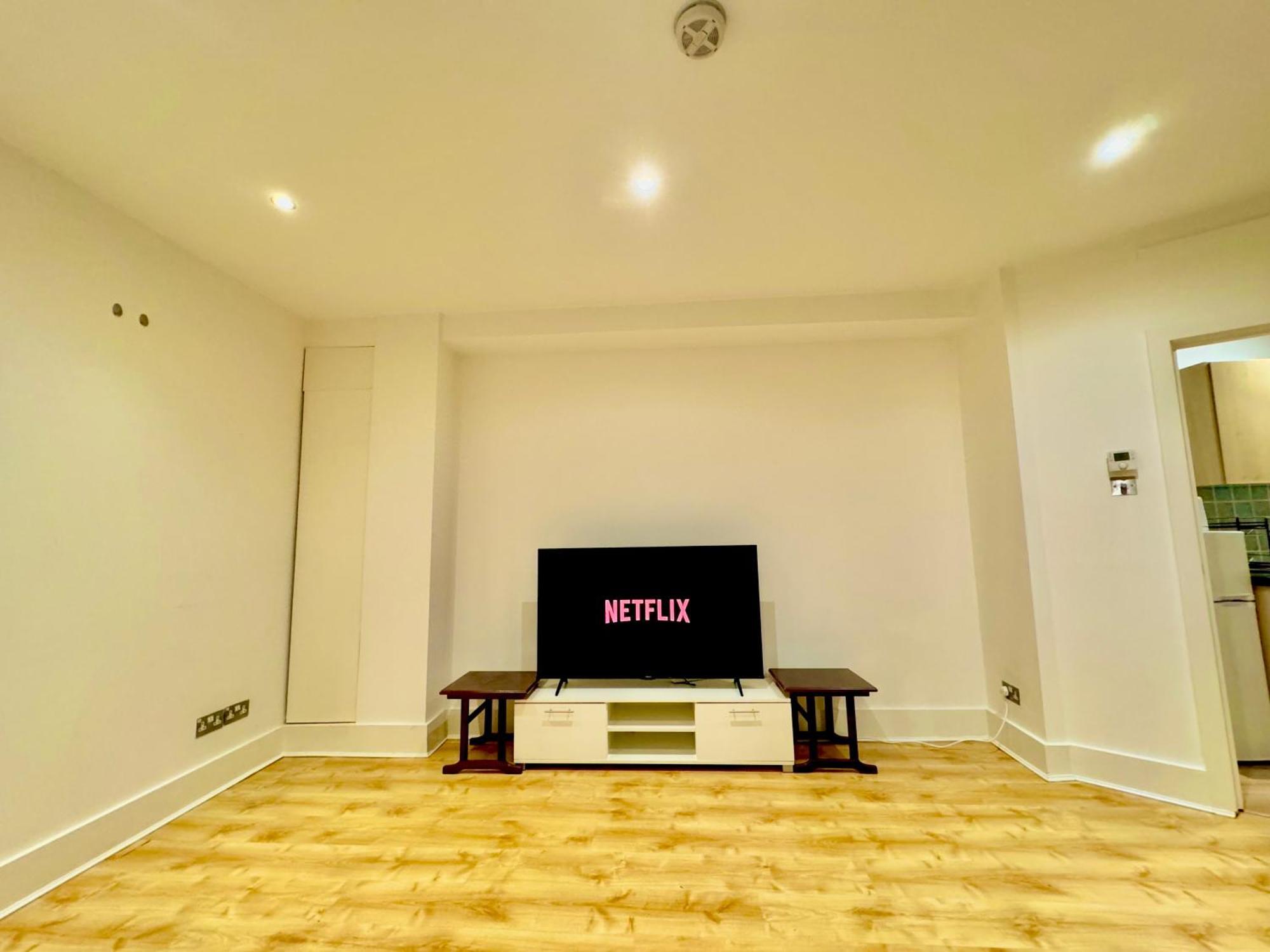 Luxxe Apartments, Kensington & Chelsea, Prime Location, With Many Stations, Westfield Shopping Centre Mins Away Walk Appartamento *
